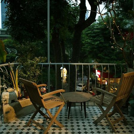 The First Ba Trieu Ha Noi Bed & Breakfast Ханой Екстериор снимка