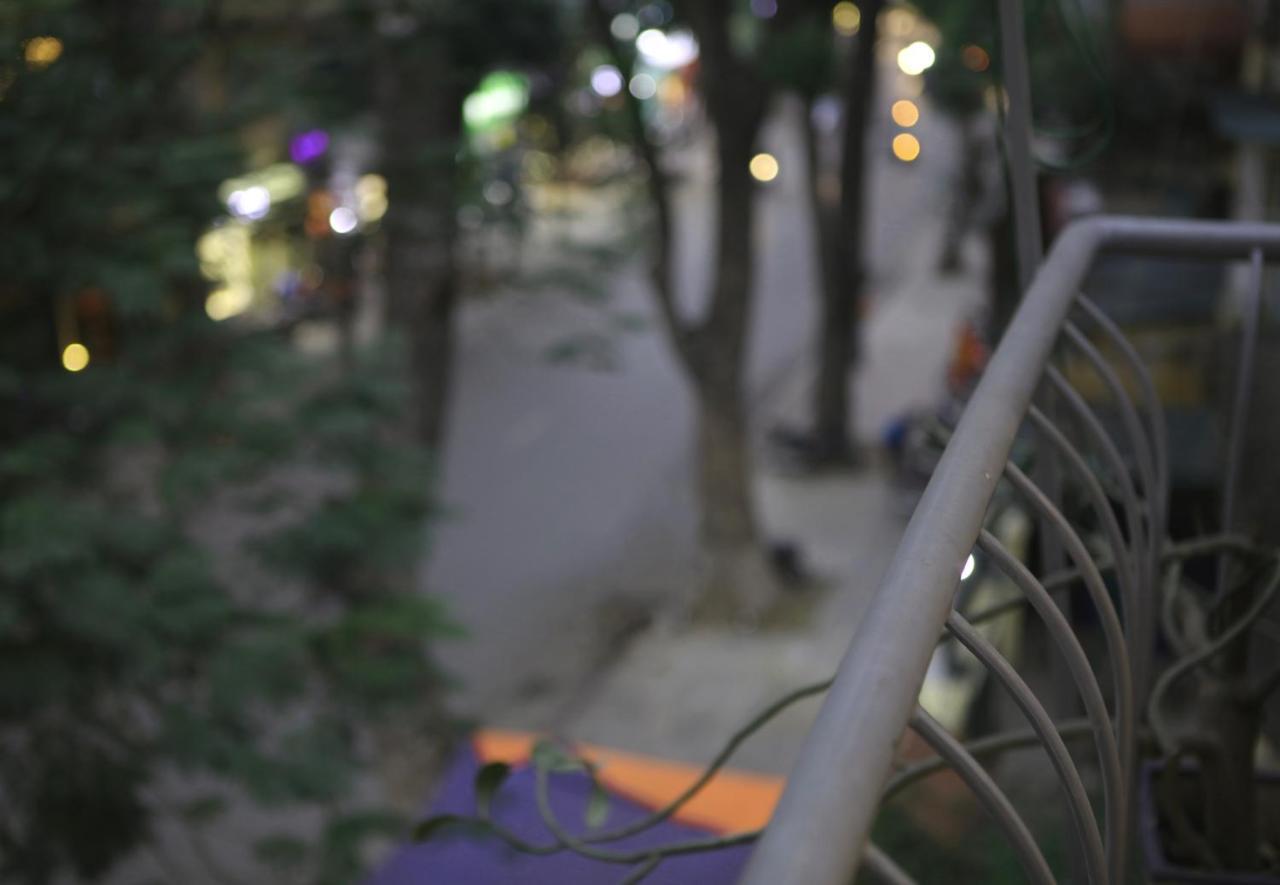 The First Ba Trieu Ha Noi Bed & Breakfast Ханой Екстериор снимка